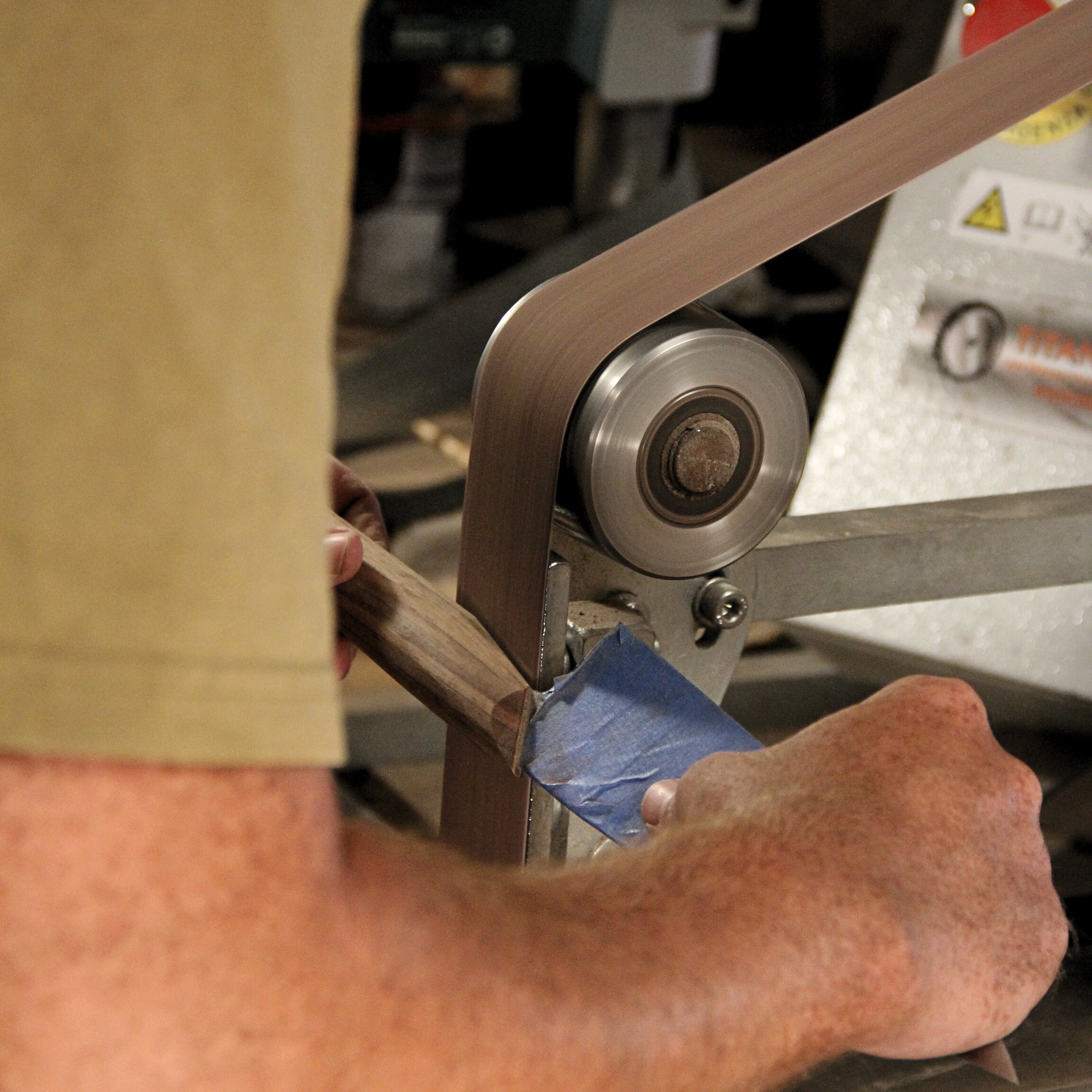 couteau chef manche noyer bois fait main bretagne fabrication